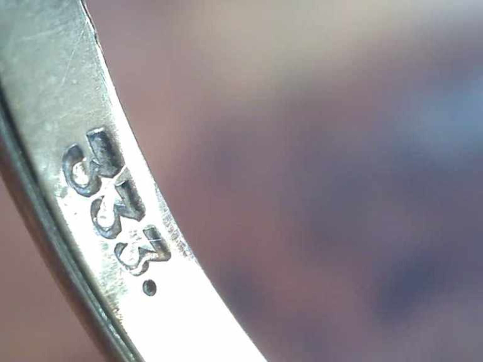 Damenring 333er GG, 3,5 g, ovaler Ringkopf mit einem Amethystcabochon, RG 60 - Image 2 of 2