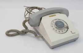 Telefon Variant 74 Hersteller VEB Fernmeldewerk Nordhausen 1974, Tischtelefon mit Wählscheibe,