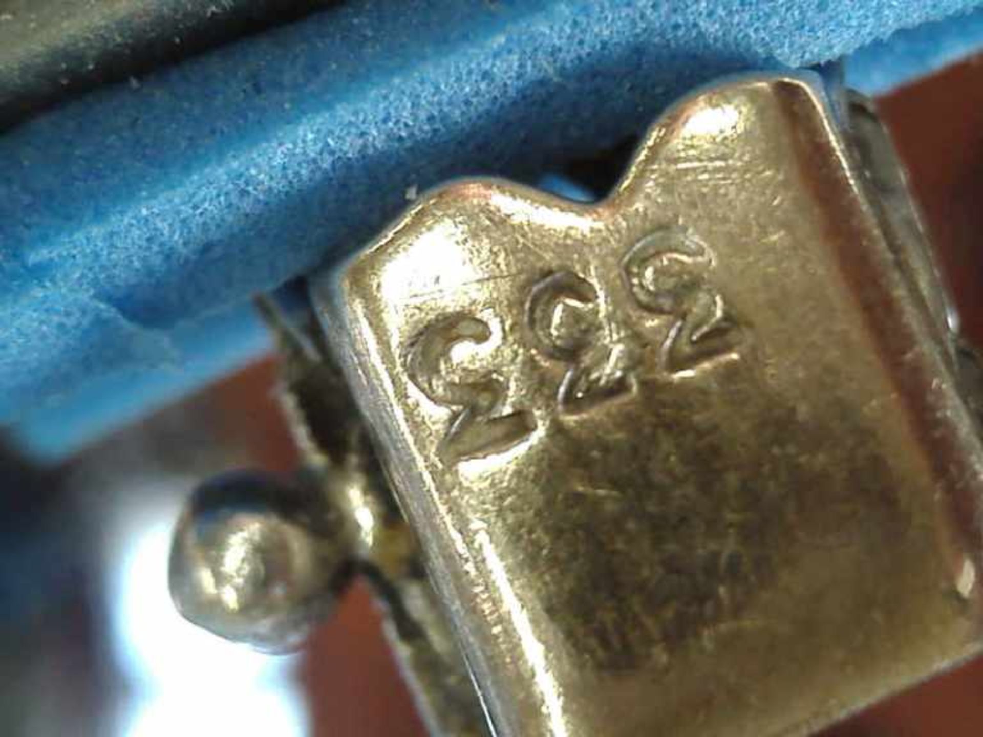 Armband 333er WG, 13,8 g, verschlungene flache Kettenglieder, Steckverschluß mit Sicherungsacht, - Image 2 of 2