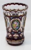 Böhmische Vase Mitte 19. Jh., Kristallglas, rubinrot überfangen, handgeschliffener Linsen- u.
