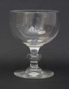 Berliner Weiße Glas 19. Jh., Klarglas mit ausgemugeltem Abriß u. Schaftnodus, H. 15,5 cm