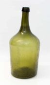 Weinkruke Waldglas 19. Jh., in dreiteilige Form geblasen, großer Bodenabriß, H. 34 cm