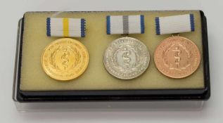 3 Medaillen DDR ab 1973, "Für treue Dienste im Gesundheits- und Sozialwesen", Stufe I/ II u. III, am