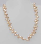 Perlenkette große roséfarbene Perlen, Magnetschließe, L. 42 cm