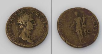 AE Sestrez Römisches Reich, Nerva 96-98 n.Chr., Kopf m. Lorbeerkranz/ Fortuna, fss