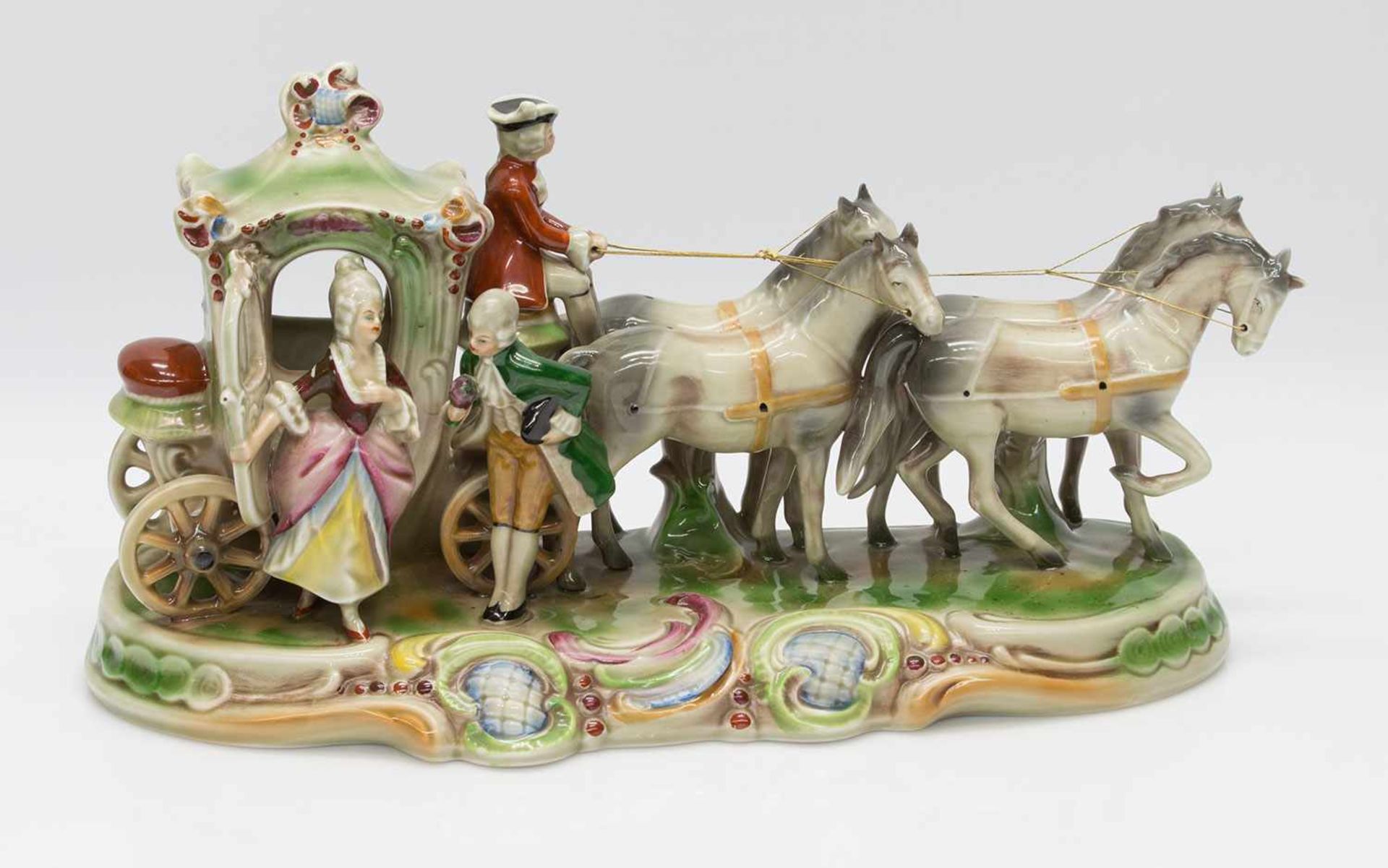 PorzellankutschePorzellanfigurenwerk Graefenthal, polychrome Unterglasurstaffage, 39 x 12 x 21 cm