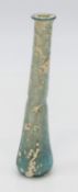 Unguentariumrömisch 1./2. Jh. n.Chr., grün schimmerndes Klarglas, schlanke Birnenform mit