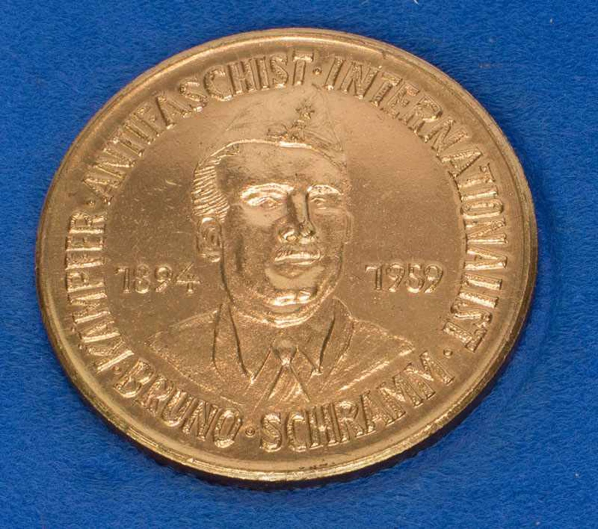 Medaille"Für vorbildliche Leistungen - Betriebsberufschule Bruno Schramm Schwerin" im Original Etui