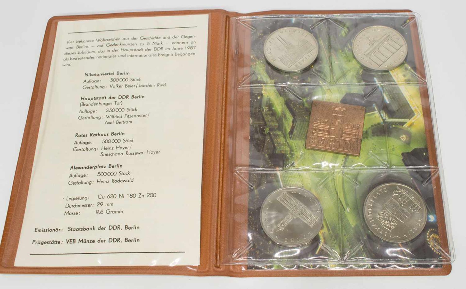 MünzmappeDDR 1987, 750 Jahre Berlin, 4 x 5 Mark u. 1 Medaille