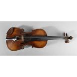 Violine 1970er Jahre, Ahorn und Fichte, reparaturbedürftig, L Korpus 36 cm, L gesamt 60 cm.