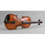 3/4-Violine 1960er Jahre, Ahorn und Fichte, guter Zustand, L Korpus 34 cm, L gesamt 57 cm.
