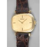 Bulova Damenarmbanduhr um 1960, Gehäuse Gelbgold, gestempelt 0,585, kissenförmiges Gehäuse,