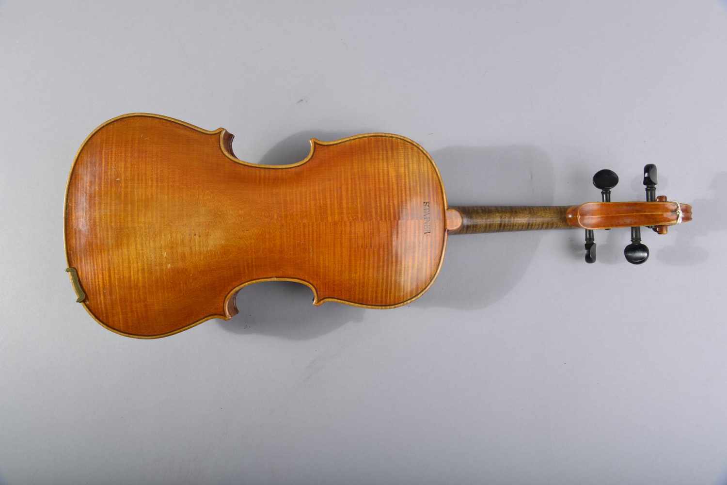 Violine 1960er Jahre, Kopie nach Stainer, Ahorn und Fichte, guter Zustand, L Korpus 35,5 cm. - Image 3 of 3