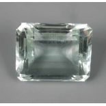 Aquamarin von ca. 27,6 ct helle bläulich-grünliche Farbe, Treppenschliff, fast lupenrein, Maße ca.