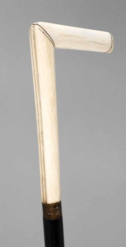 Spazierstock Elfenbein 19. Jh., schlanker, abgekanteter Griff mit Profilierung, zweiteilig