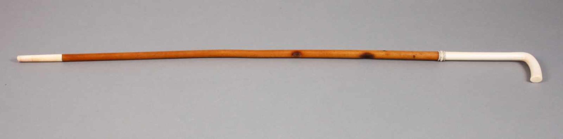 Flanierstock Elfenbein Mitte 19. Jh., elongiertes, schlankes Griffstück aus Elfenbein mit - Bild 3 aus 3