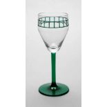 Stängelglas Jugendstil um 1910, farbloses und grünes Glas, die Kuppa grün überfangen mit