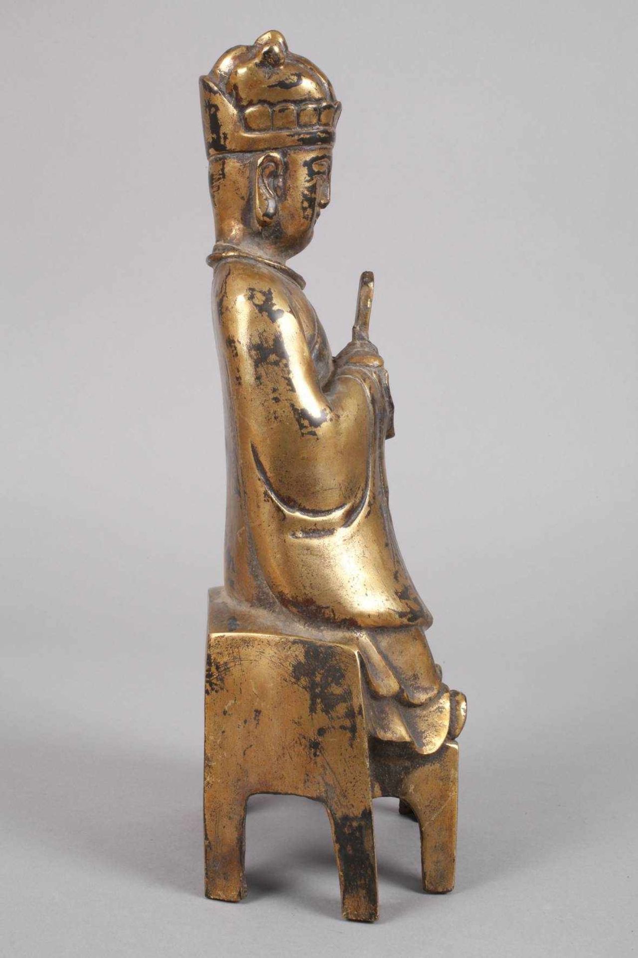 Bronzeplastik Jadekaiser20. Jh., ungemarkt, Bronze bräunlich patiniert, thronende männliche Gottheit - Bild 4 aus 6