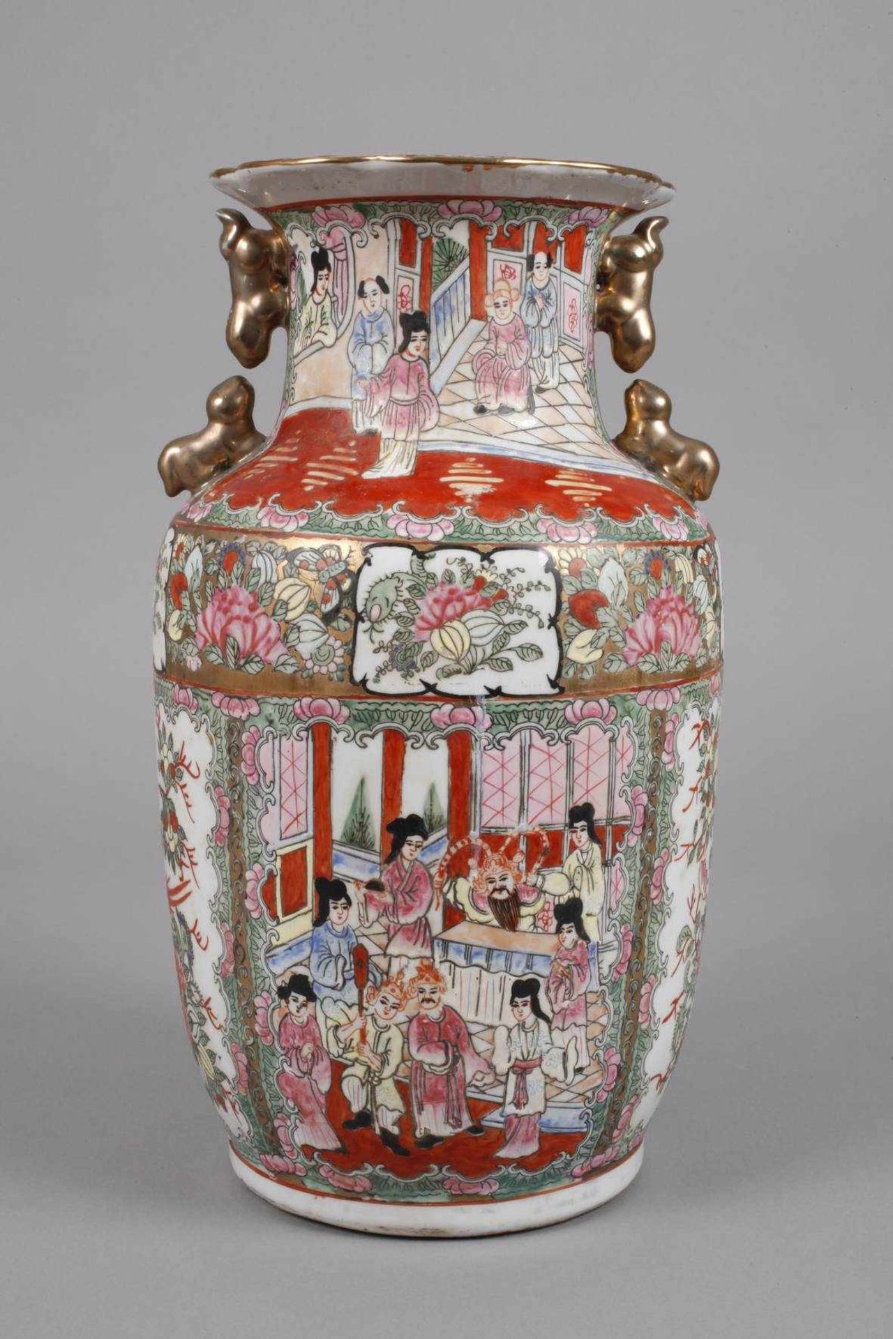 Vase Famille RoseChina, um 1920, am Boden gepinselte Sechs-Zeichen-Marke, weiß glasiertes - Bild 3 aus 7