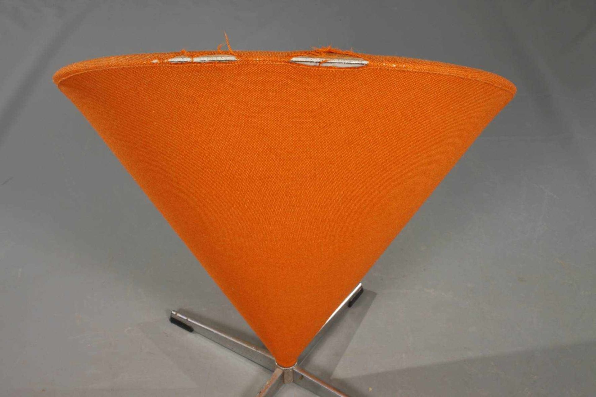 Verner Panton, Cone ChairEntwurf 1958, Ausführung Plus-Linje Kopenhagen, 1970er Jahre, kegelförmiger - Bild 3 aus 3