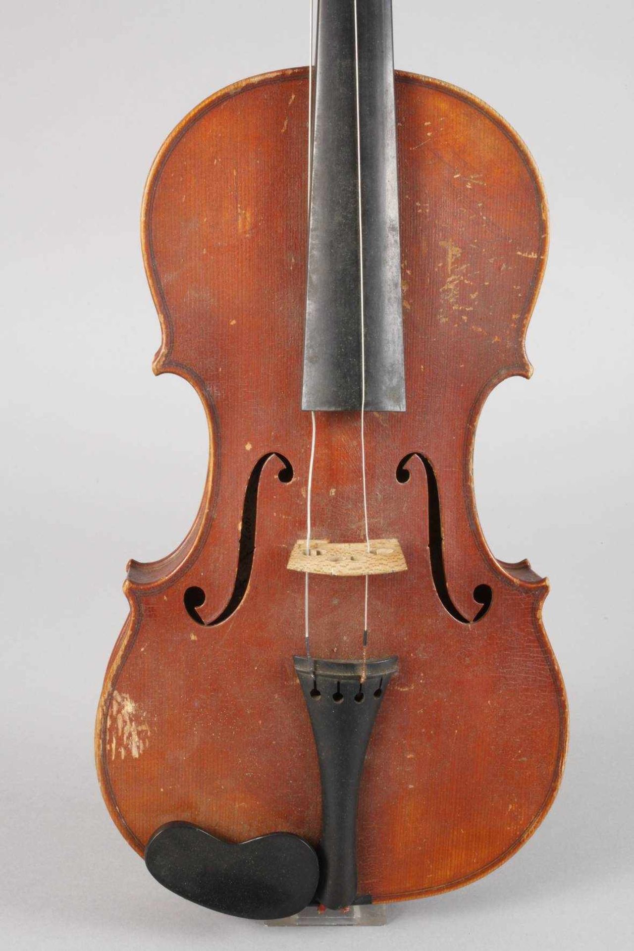 Violine im Etuiinnen mit Klebezettel Richard Weichold Paulus, datiert 1907, geteilter, gleichmäßig - Bild 3 aus 4