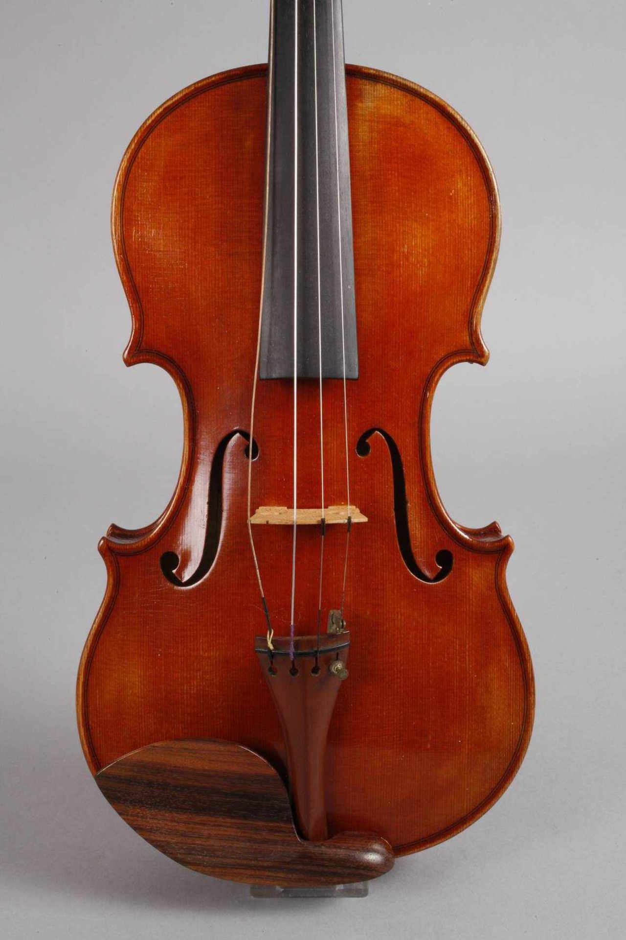 Violine im Etuium 1910, mit Klebezettel Fritz Arnold Brückner Markneukirchen, geteilter, sehr - Bild 2 aus 7