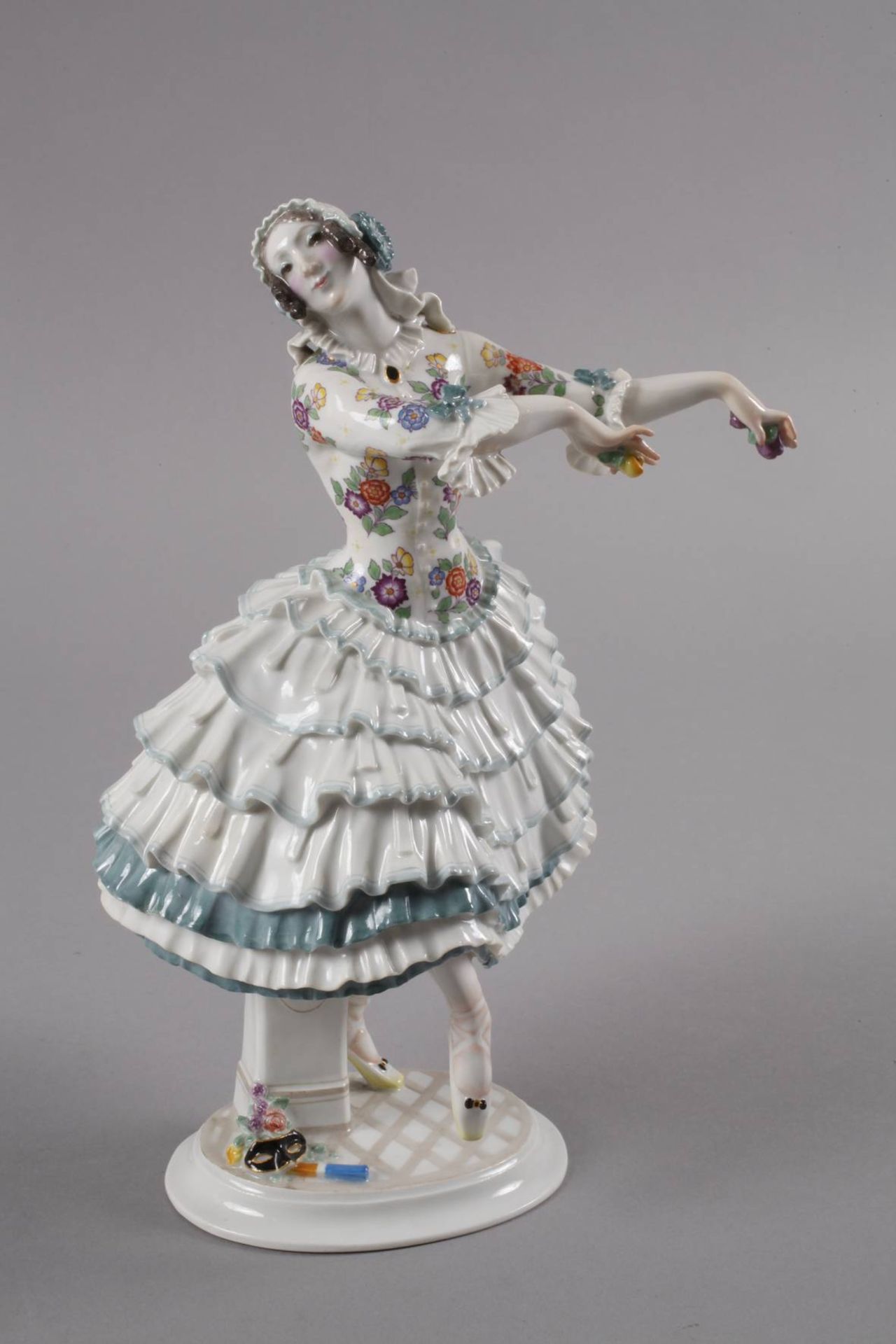 Meissen "Chiarina" aus dem russischen Ballett KarnevalEntwurf Paul Scheurich 1913, lange blaue - Bild 6 aus 6