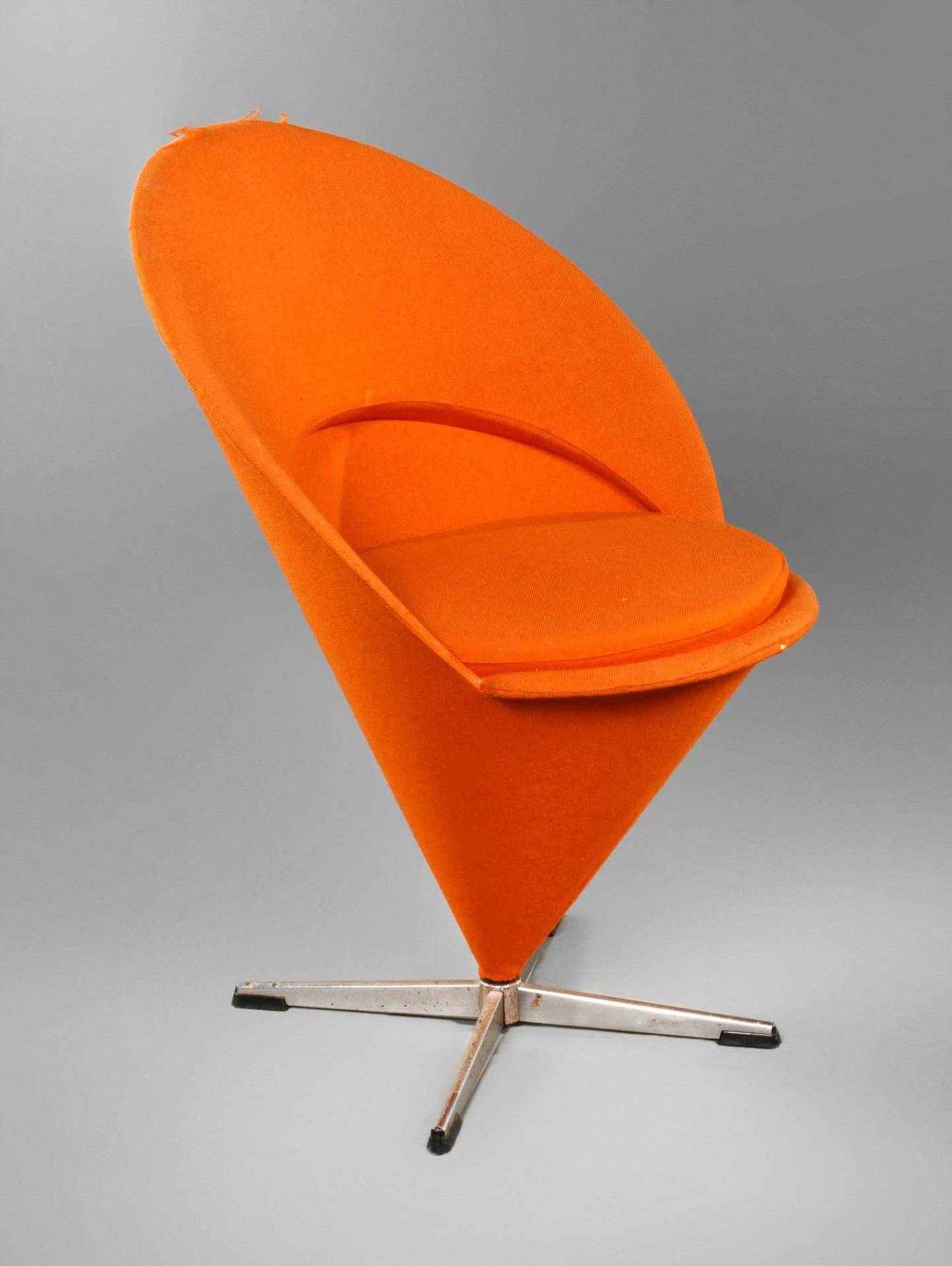 Verner Panton, Cone ChairEntwurf 1958, Ausführung Plus-Linje Kopenhagen, 1970er Jahre, kegelförmiger