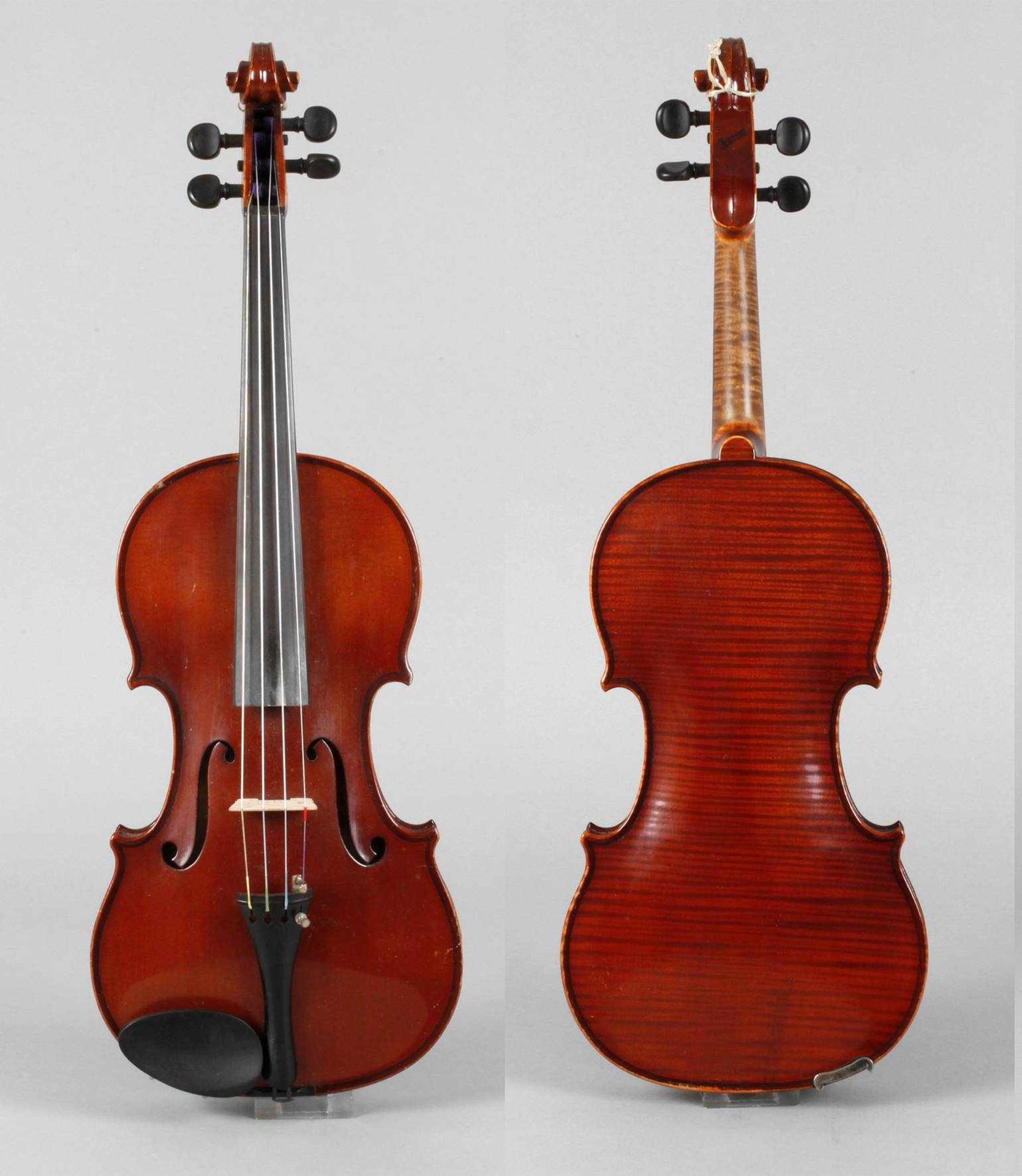 Violine im Etuium 1930, innen mit Modellzettel Antonius Stradivarius Cremonensis Anno 1722 sowie