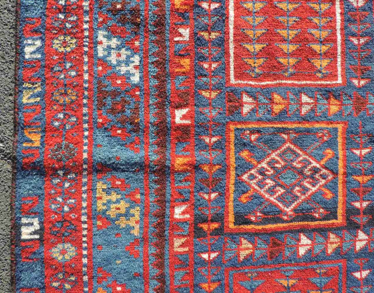 Bachtiar Gabbeh Stammesteppich. Persien. Iran, alt, um 1930. 258 cm x 182 cm. Handgeknüpft. Wolle - Image 4 of 9