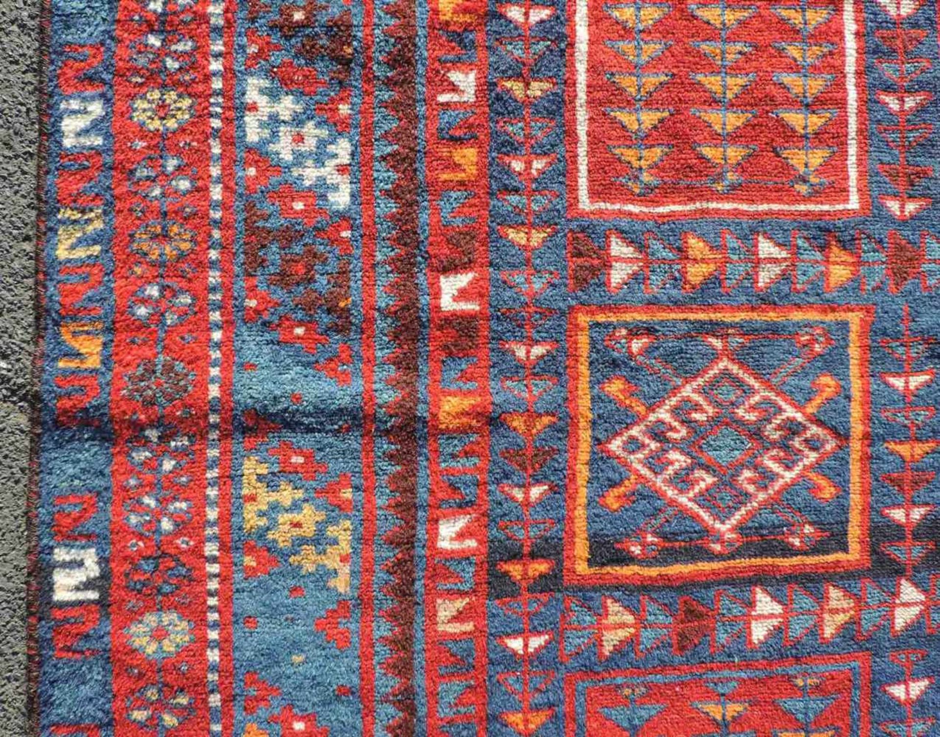 Bachtiar Gabbeh Stammesteppich. Persien. Iran, alt, um 1930. 258 cm x 182 cm. Handgeknüpft. Wolle - Bild 4 aus 9