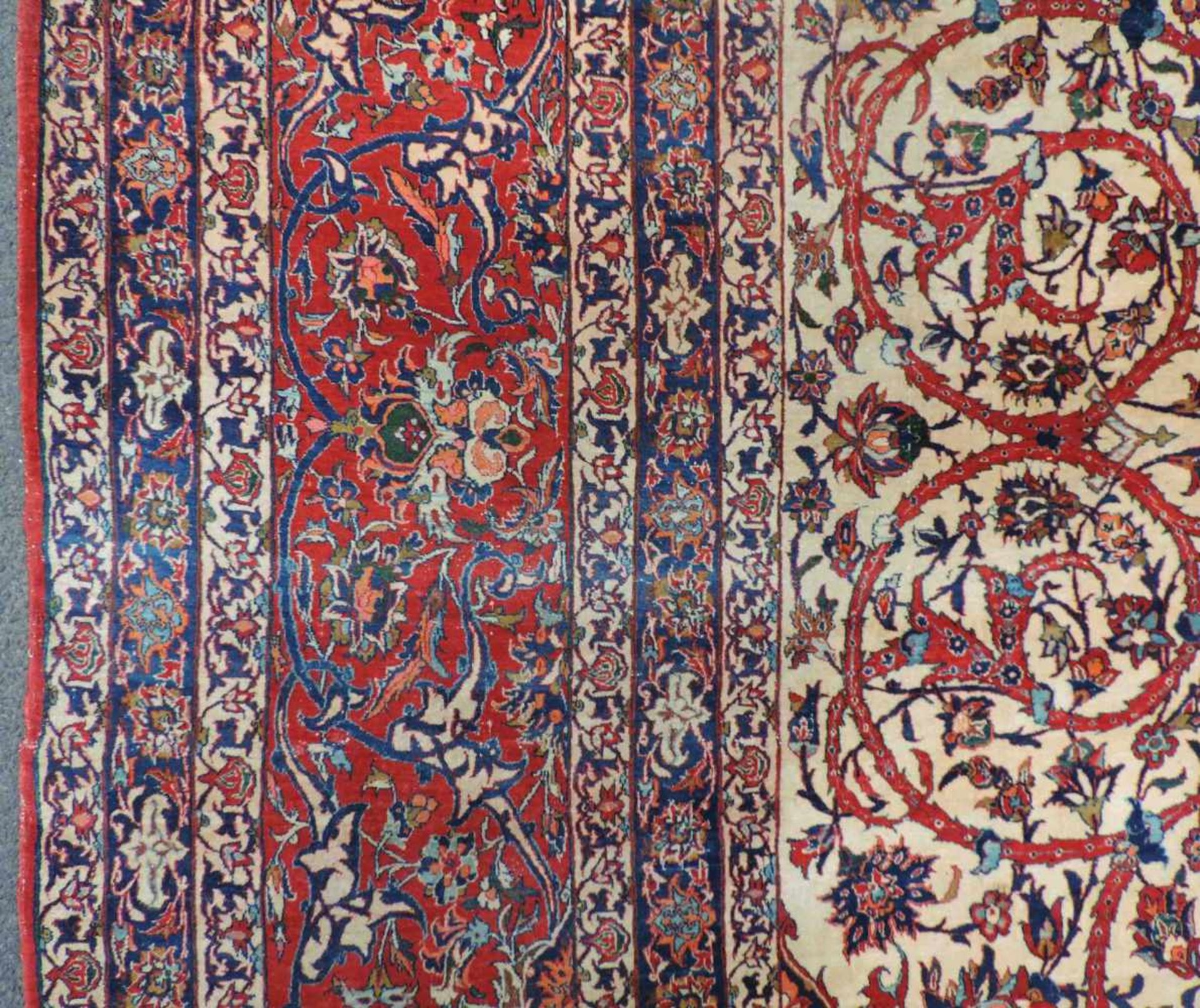Isfahan Perserteppich. Iran. Alt, um 1910. Selten feine Knüpfung. 437 cm x 333 cm. Orientteppich, - Bild 7 aus 11