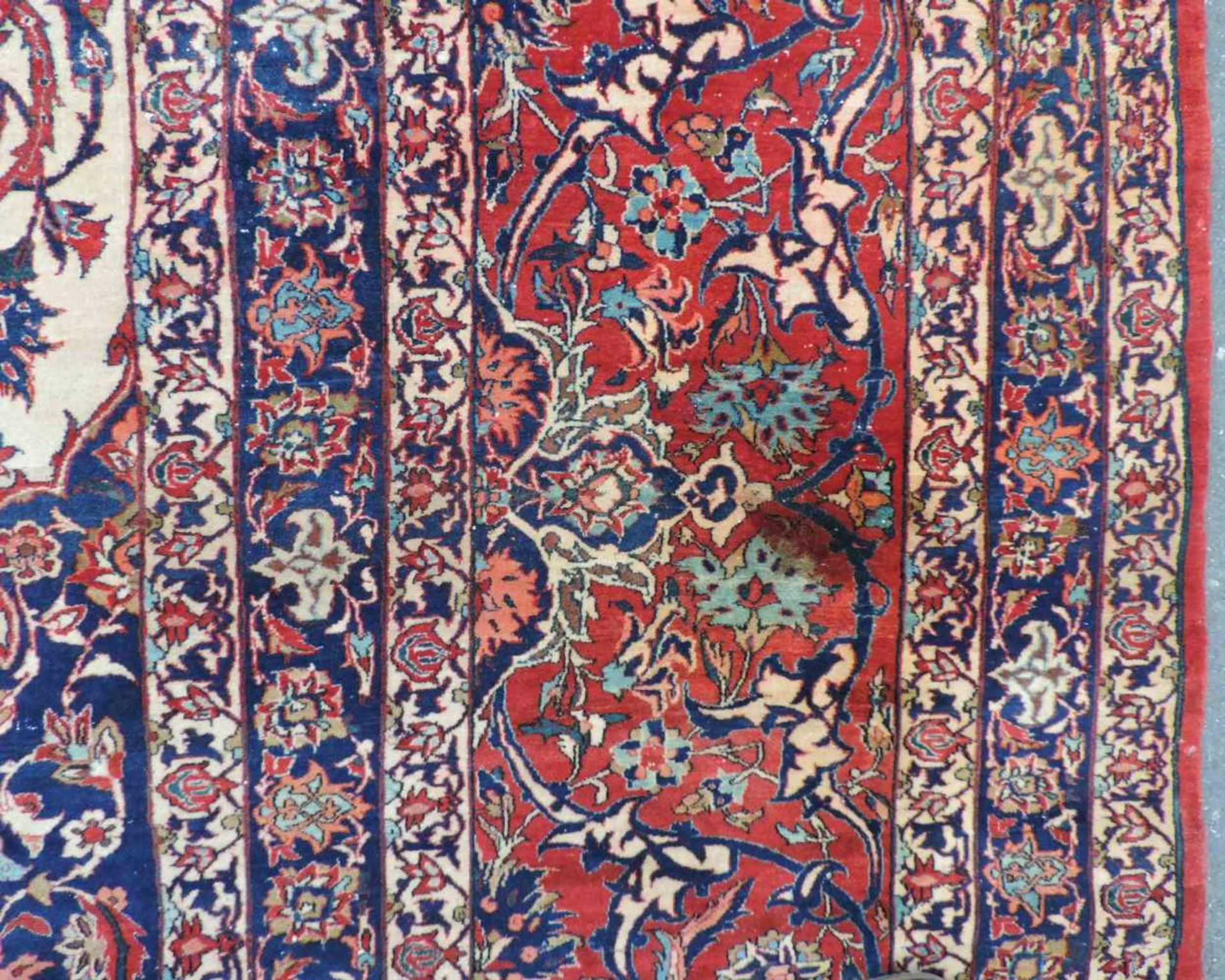 Isfahan Perserteppich. Iran. Alt, um 1910. Selten feine Knüpfung. 437 cm x 333 cm. Orientteppich, - Bild 8 aus 11