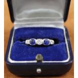 Ring 585 Gold, mit 3 Altschliff Diamanten von zusammen circa 0,4 Carat. 5,1 Gramm Gesamtgewicht.