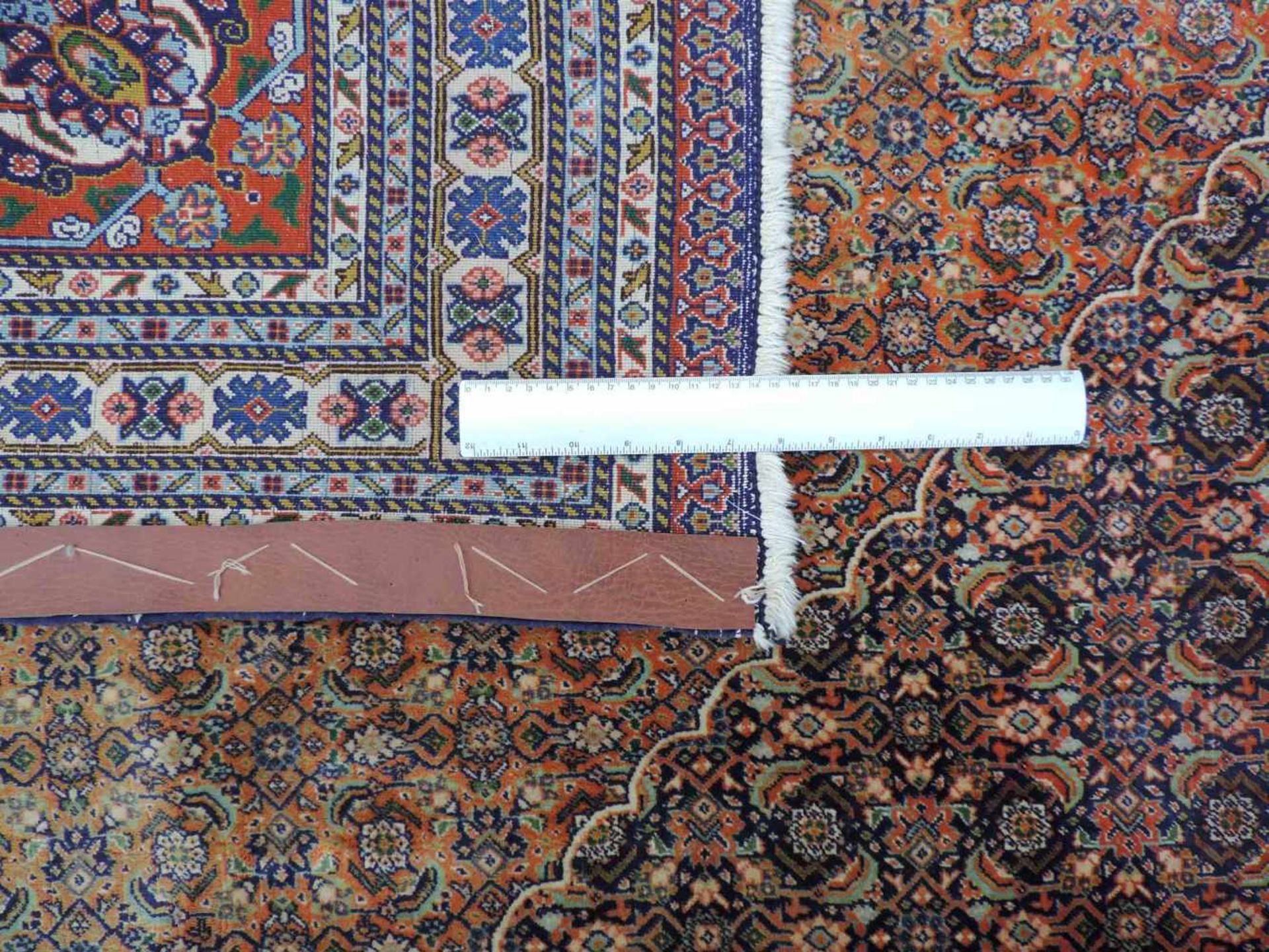 Täbris Mahi Perserteppich, signiert. Iran. Sehr feine Knüpfung. 400 cm x 300 cm. Orientteppich, - Bild 4 aus 12