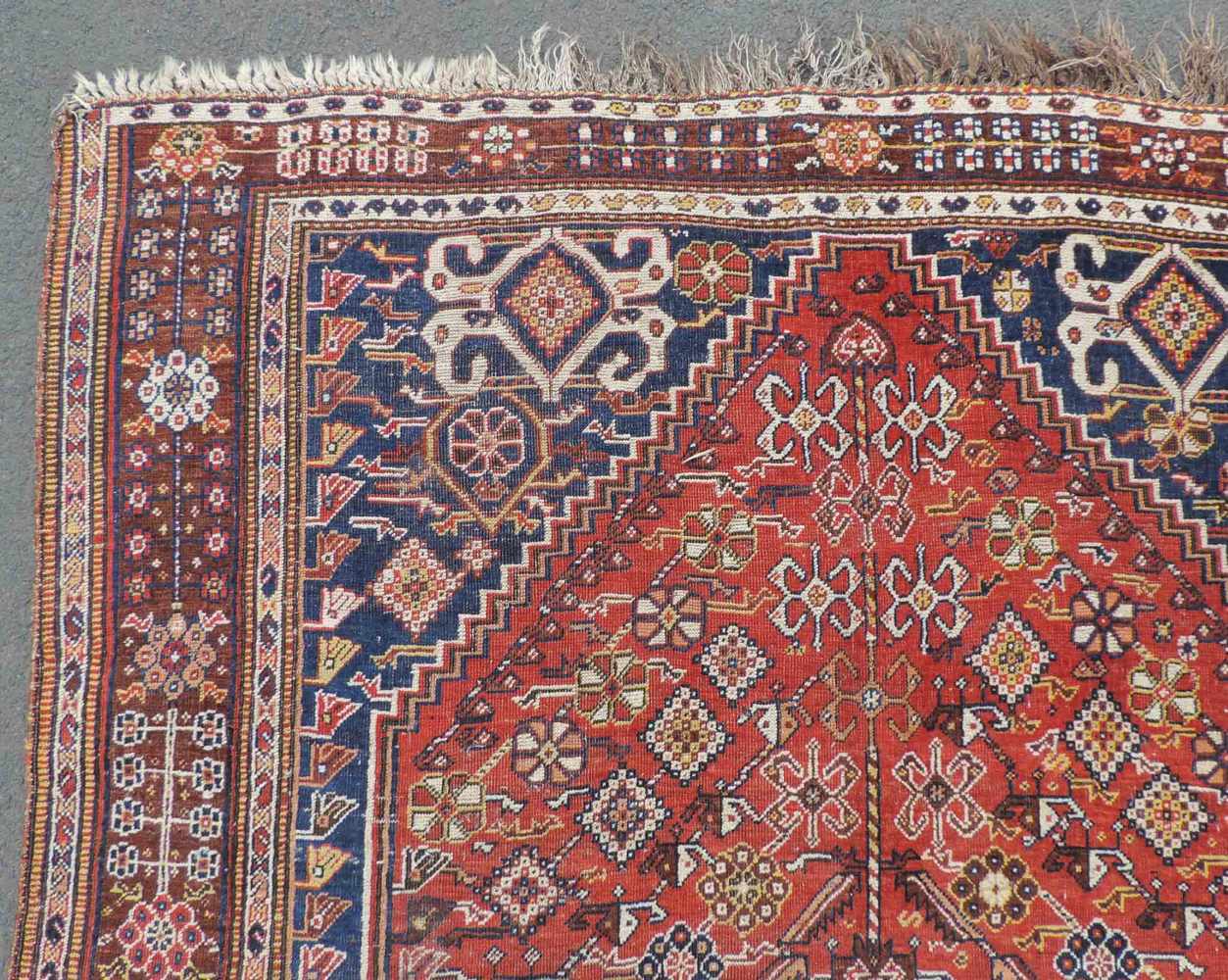 Gashgai, Perserteppich. Iran, alt um 1920. 260 cm x 170 cm. Orientteppich, handgeknüpft. Wolle auf - Image 6 of 9