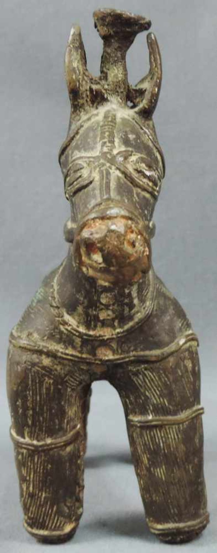 Ganesh mit Ratte. Dazu Pferd, Bronze, Indien um 1800. 28 cm hoch. Der Ganesh aus Bronze wiegt 5,8 - Bild 2 aus 12