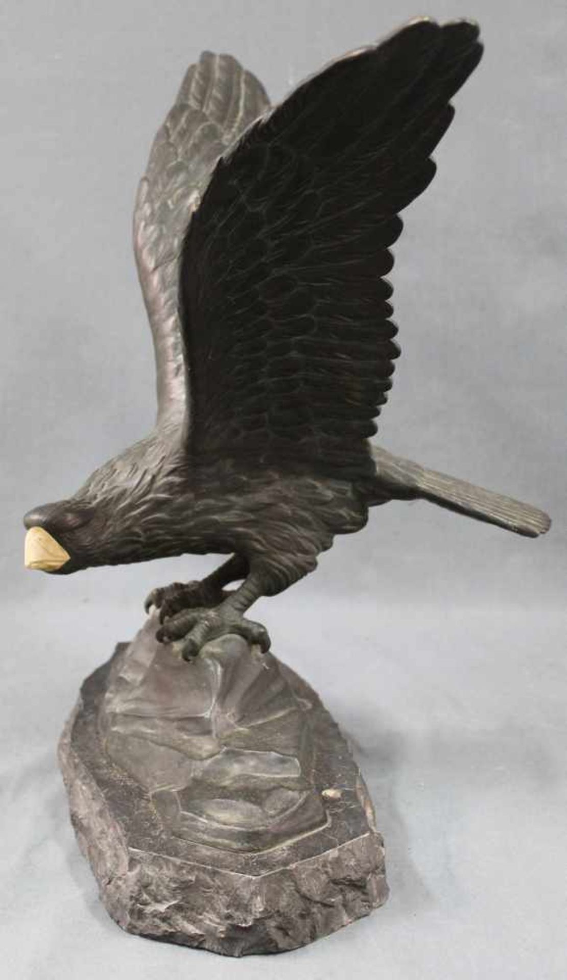 Peder JENSEN (1892-?). Adler. 46 cm hoch. Skulptur, hinten am Sockel signiert. Peder JENSEN ( - Bild 2 aus 7