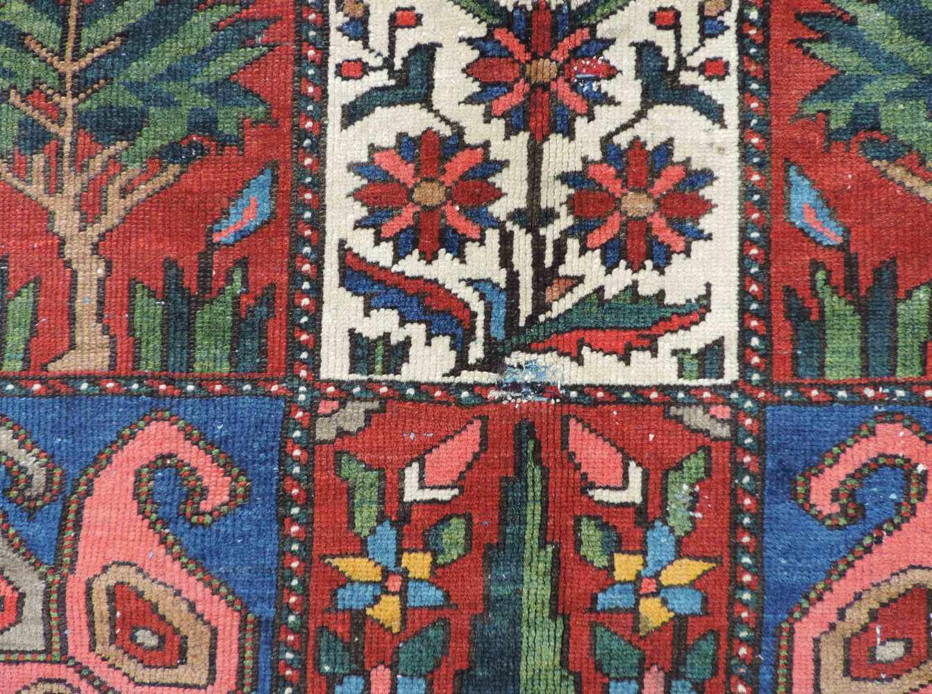 Bachtiari Felderteppich. Persien, Iran, alt um 1930. Naturfarben. 408 cm x 332 cm. Handgeknüpft. - Image 12 of 12