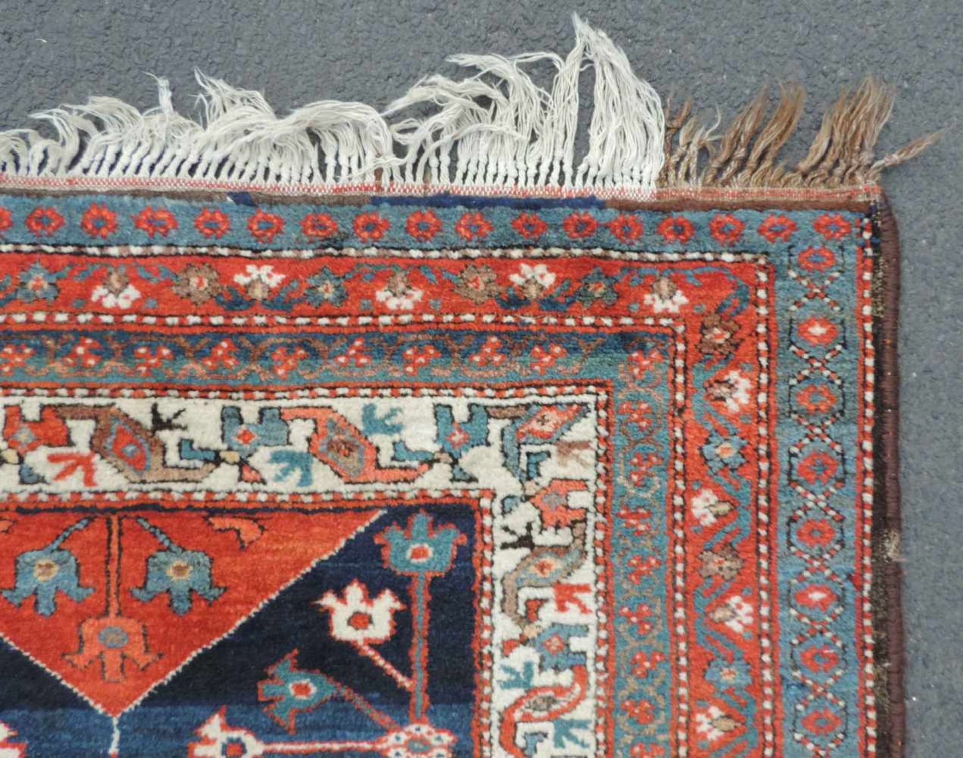 Bachtiar Felderteppich. Persien. Iran, antik, um 1900. 305 cm x 188 cm. Handgeknüpft. Wolle auf - Bild 8 aus 10