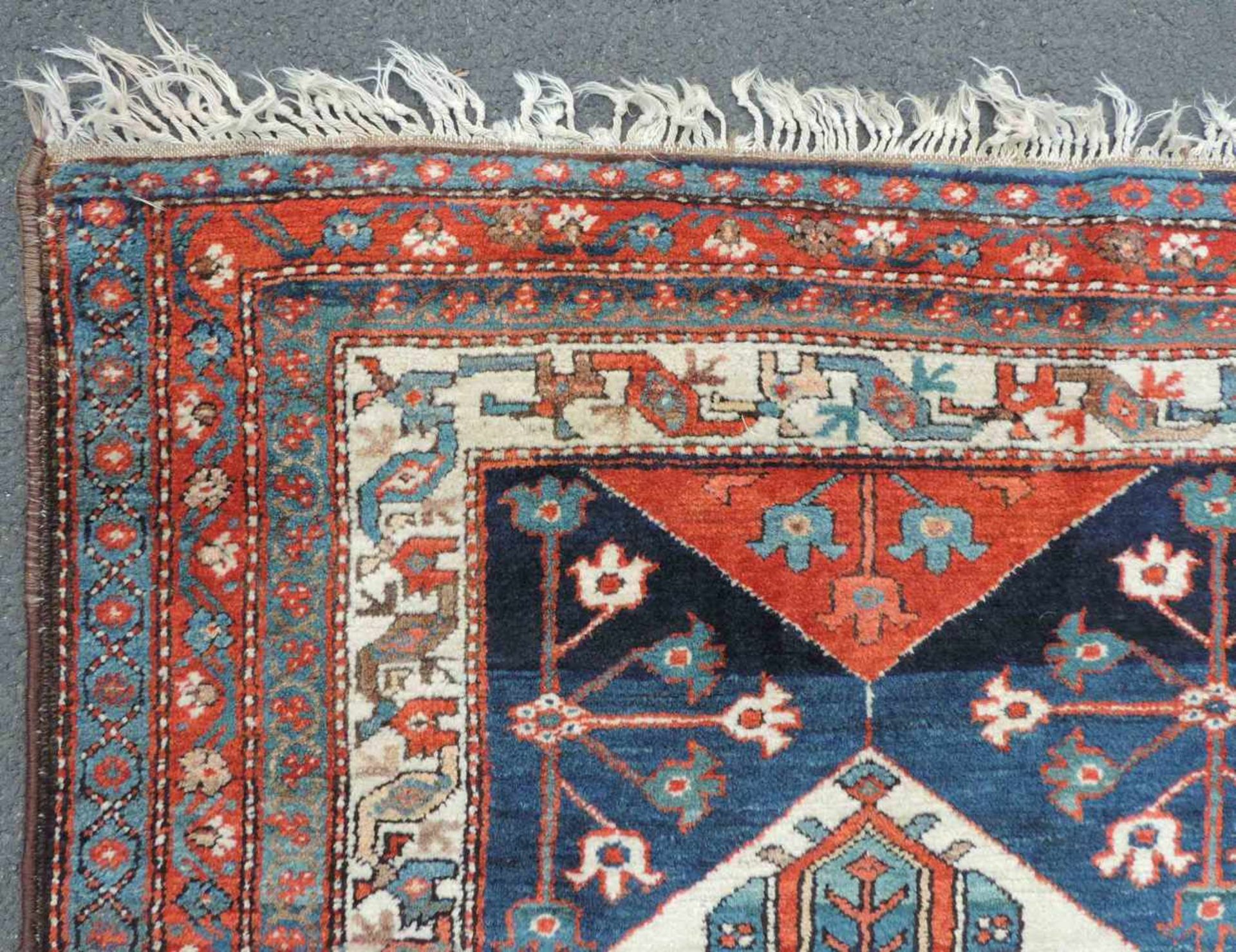 Bachtiar Felderteppich. Persien. Iran, antik, um 1900. 305 cm x 188 cm. Handgeknüpft. Wolle auf - Bild 7 aus 10
