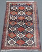 Bachtiar Felderteppich. Persien. Iran, antik, um 1900. 305 cm x 188 cm. Handgeknüpft. Wolle auf