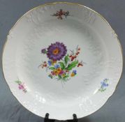 Meissen, Prunkteller, 2. Wahl. 35,5 cm Durchmesser. Porzellan. Meissen, ceremonial plate, the second