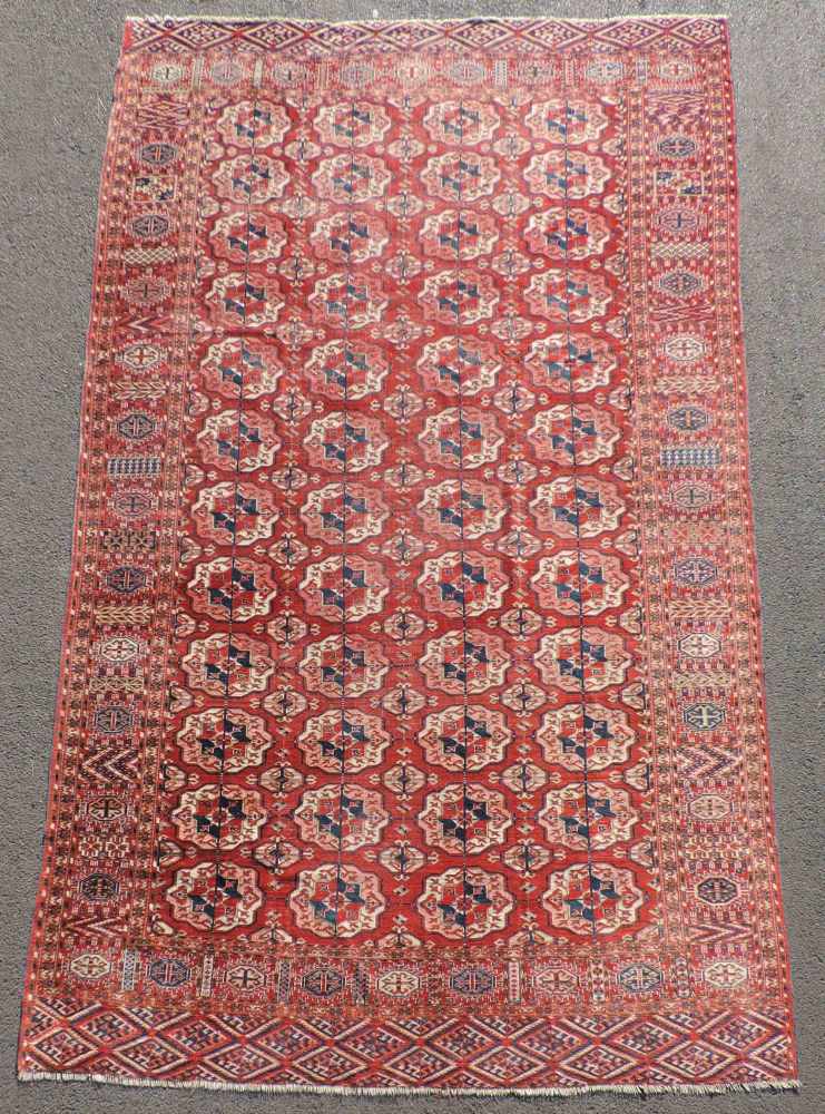 Tekke Hauptteppich. Iran / Turkmenistan. Göklan Wüste. Antik, um 1910. 364 cm x 215 cm.