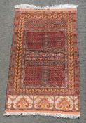 Ersari Engsi Stammesteppich. Afghanistan. Wolle und Seide. 177 cm x 118 cm mit Kelimenden.