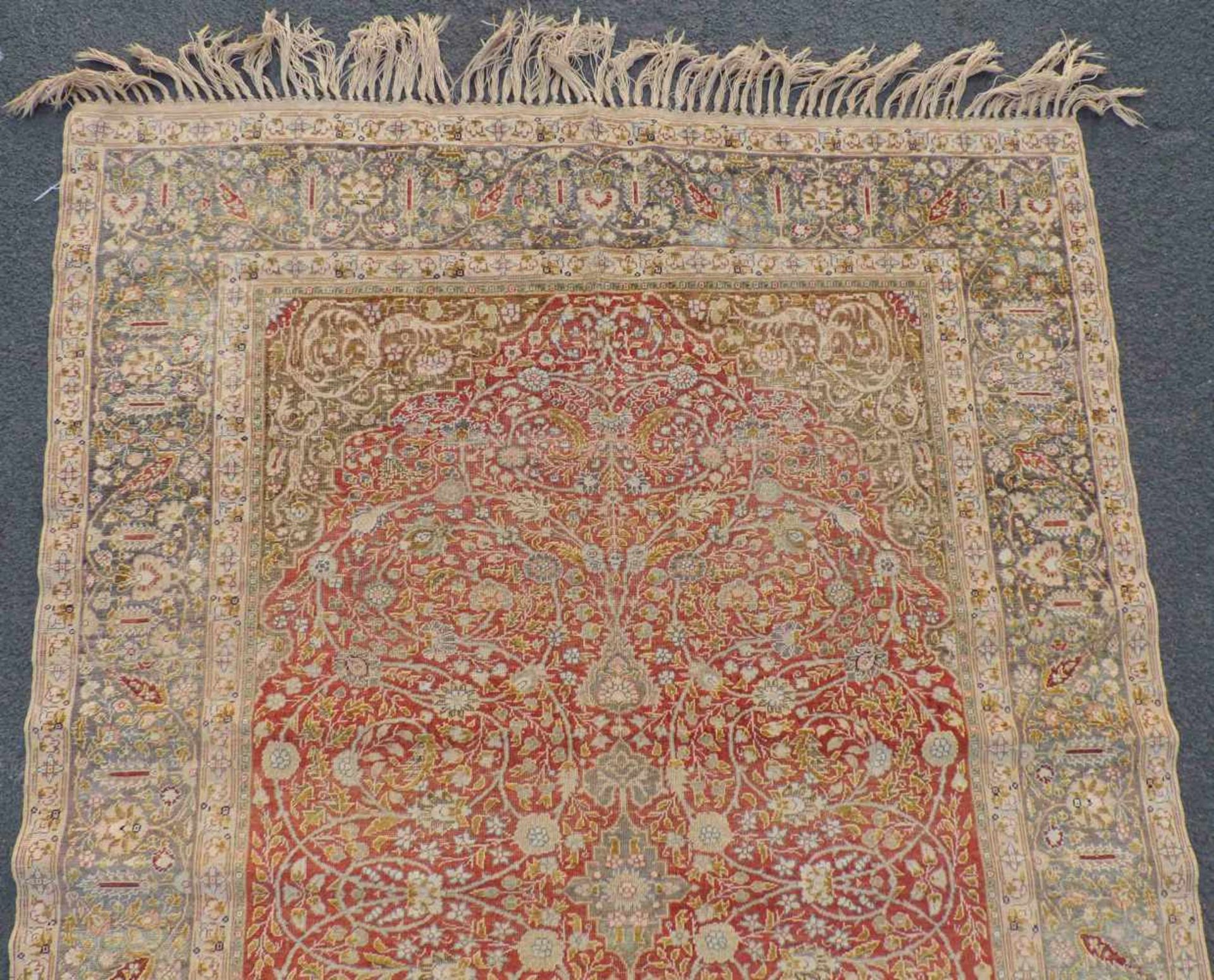 Kayserie Seidenteppich. Türkei. Antik, um 1900. 208 cm x 149 cm. Orientteppich, handgeknüpft. - Bild 3 aus 5