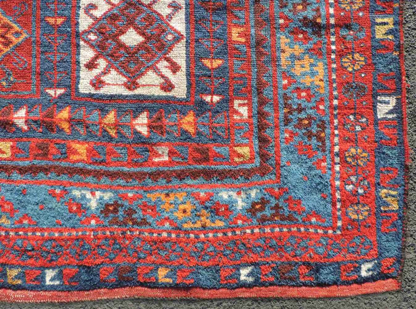 Bachtiar Gabbeh Stammesteppich. Persien. Iran, alt, um 1930. 258 cm x 182 cm. Handgeknüpft. Wolle - Image 3 of 9