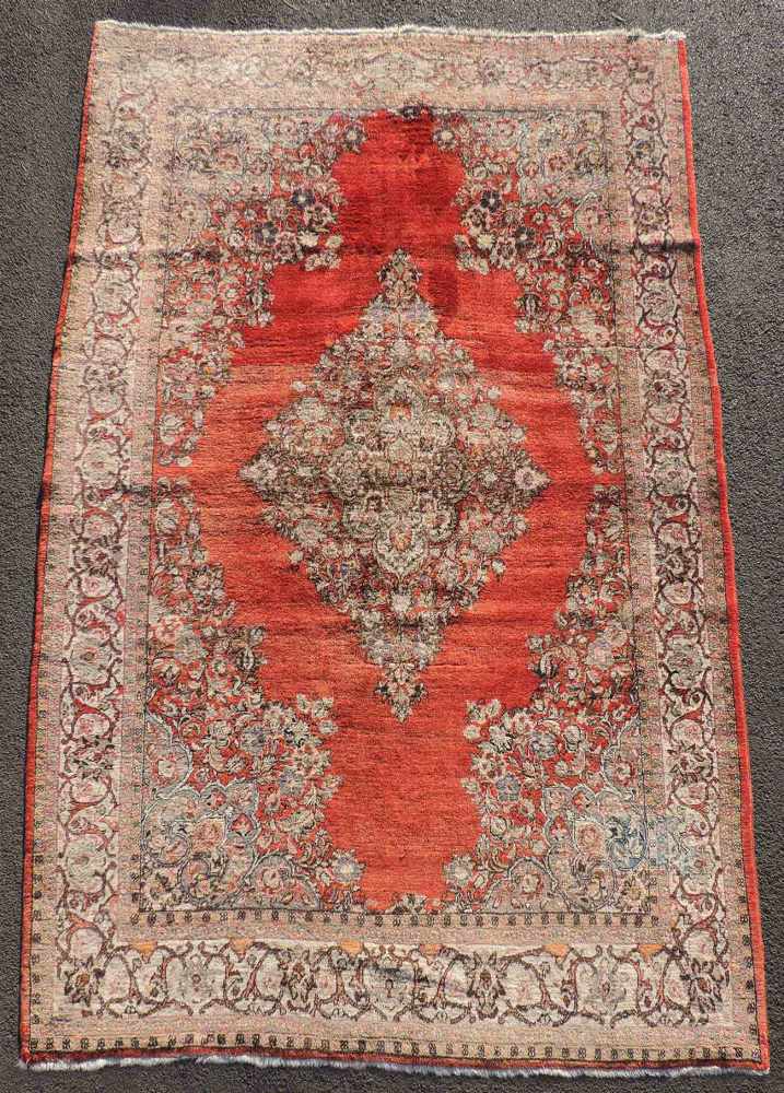 Saruk, Perserteppich. Iran, Mitte 20. Jahrhundert. 322 cm x 214 cm. Handgeknüpft. Wolle auf Wolle.