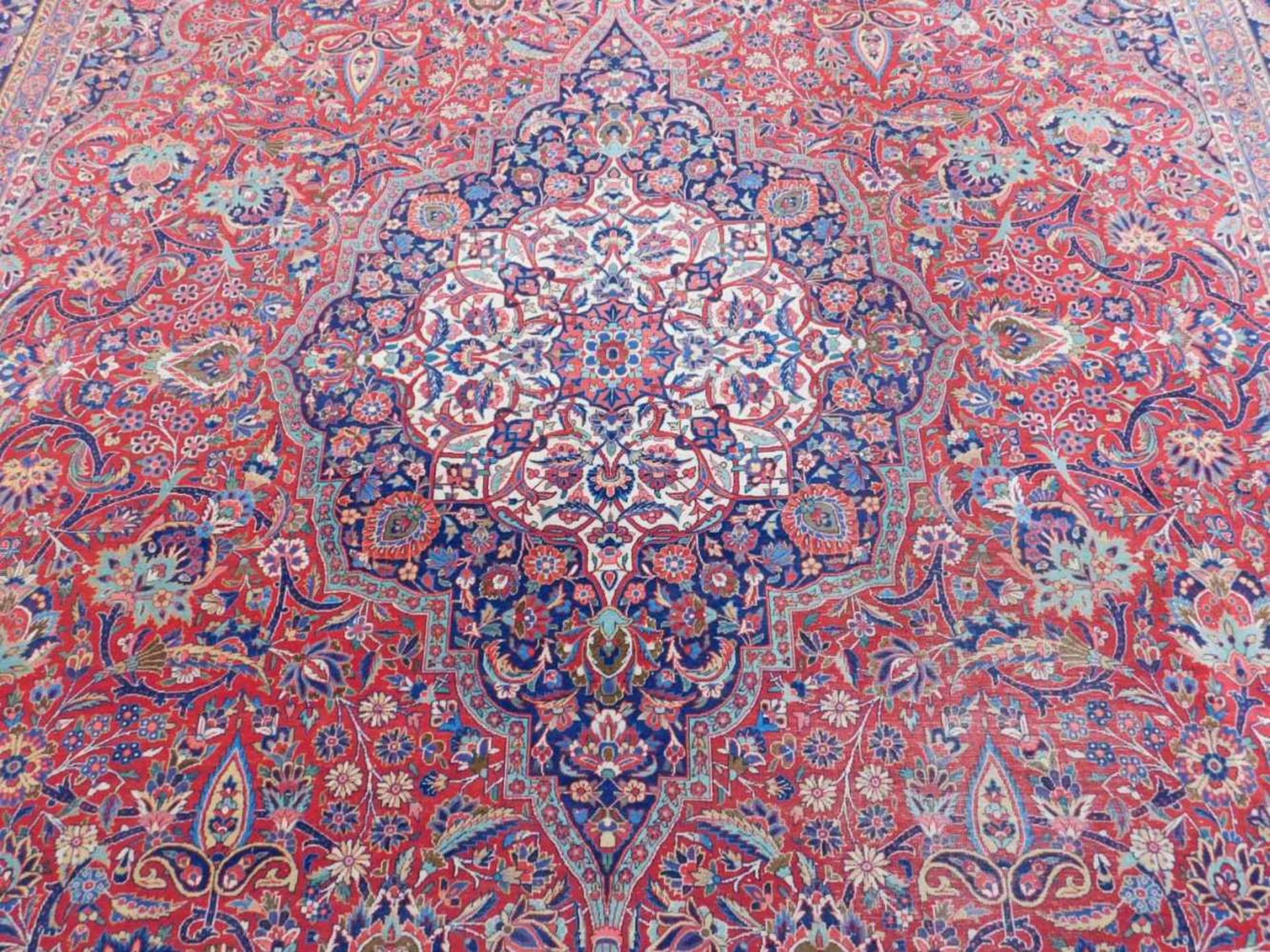 Keschan Perserteppich. Iran. Alt, um 1930. Sehr feine Knüpfung. 413 cm x 315 cm. Handgeknüpft. - Bild 5 aus 10