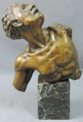 Adrien MERTENS (1910 - 1968). Der gequälte Satyr. 37 cm Gesamthöhe. 25,5 cm nur die Plastik.